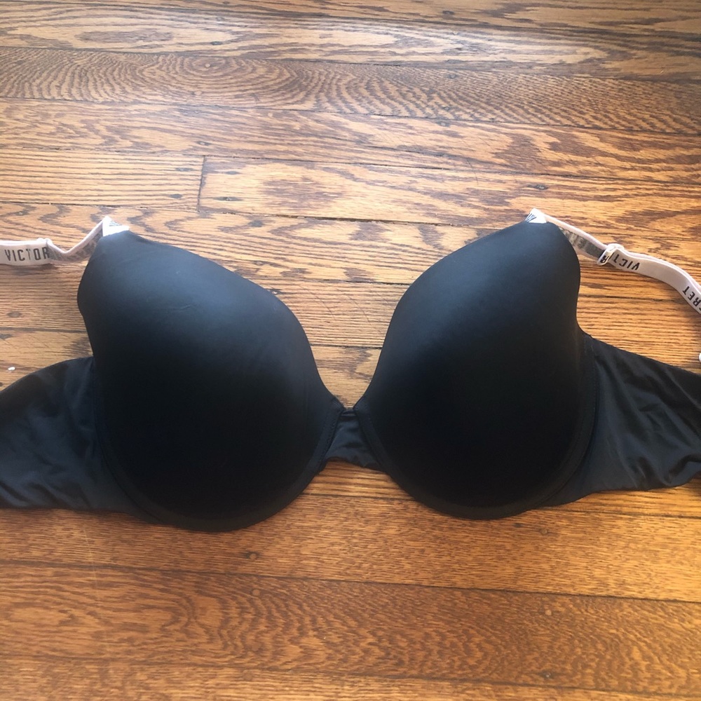 VICTORIA SECRET BRA!